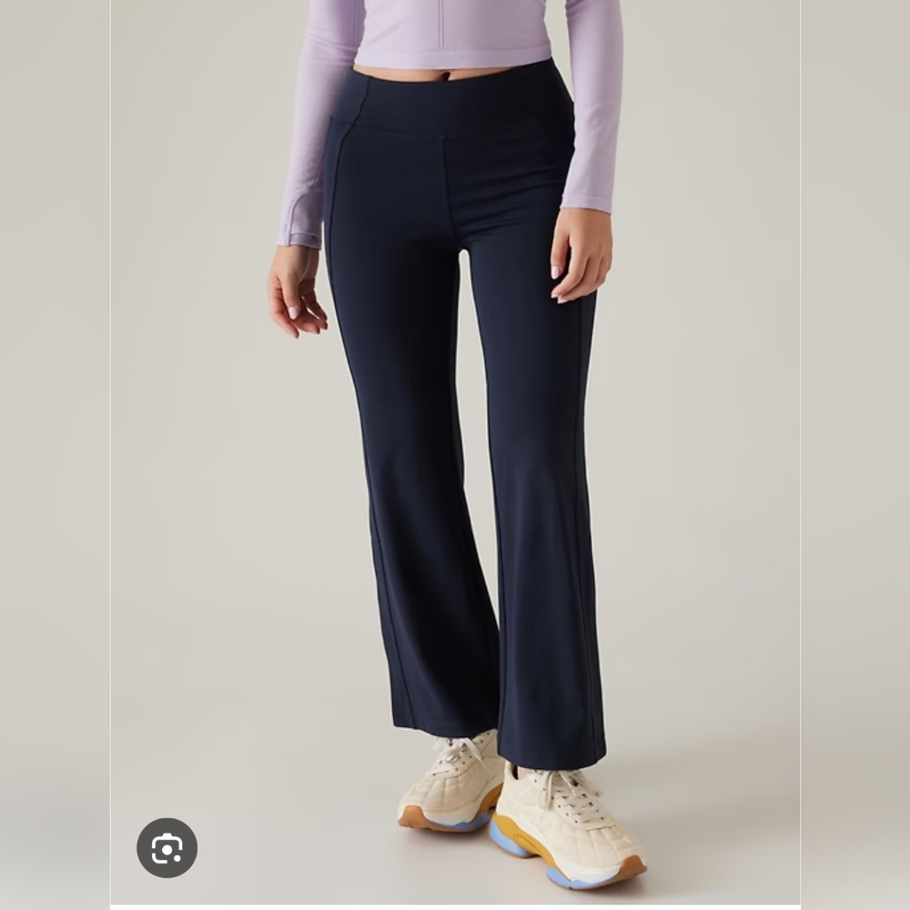 Athleta Delancey Skyline Ankle Flare Pants Size M Navy Blue